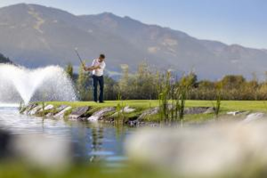 36 Loch Golfplatz 01