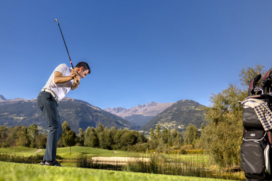 36 Loch Golfplatz 03