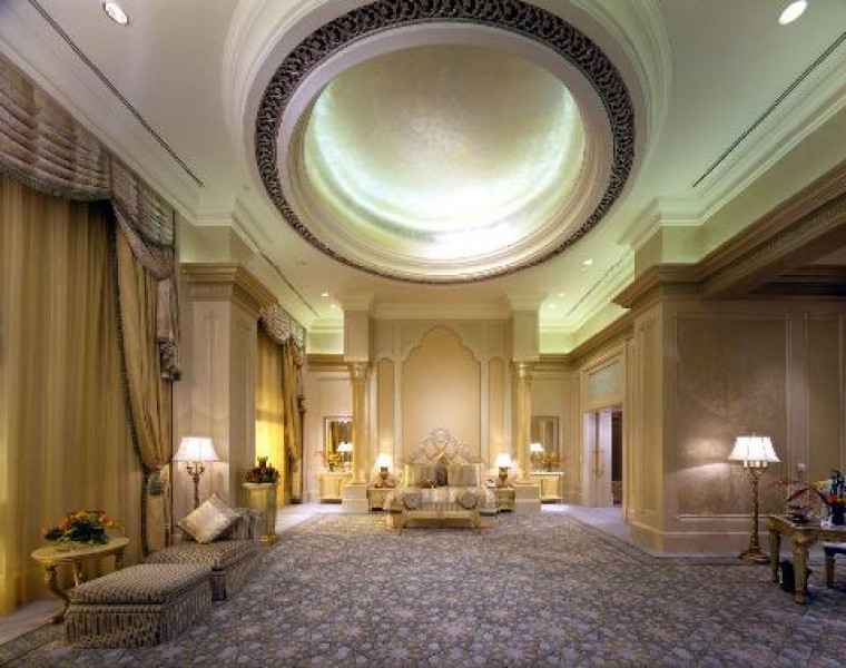 EmiratesPalace PalaceSuiteBedroom comp