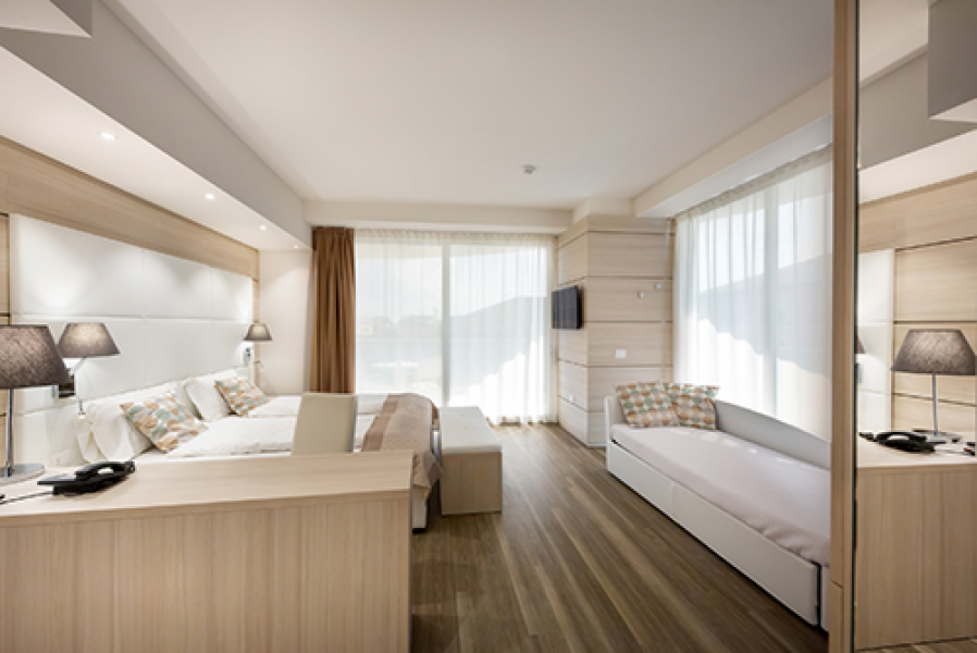 EXECUTIVE NEW VIERBETTZIMMER2