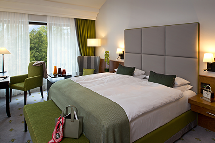 Kempinski Hotel Frankfurt Gravenbruch Grand Deluxe room green 2