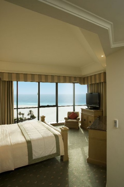 LRM Tower suite bedroom Blue sky