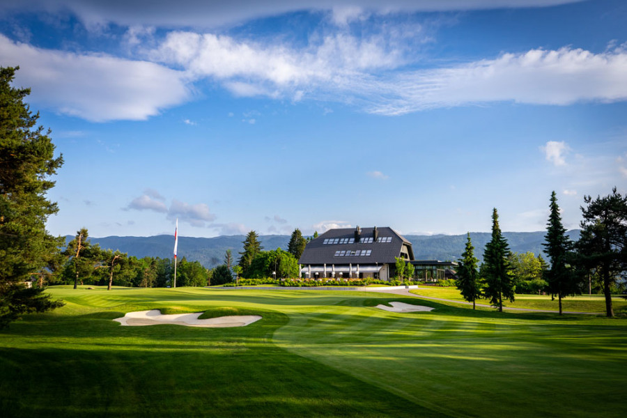 223 9th hole approach on the Kings Course Royal Bled