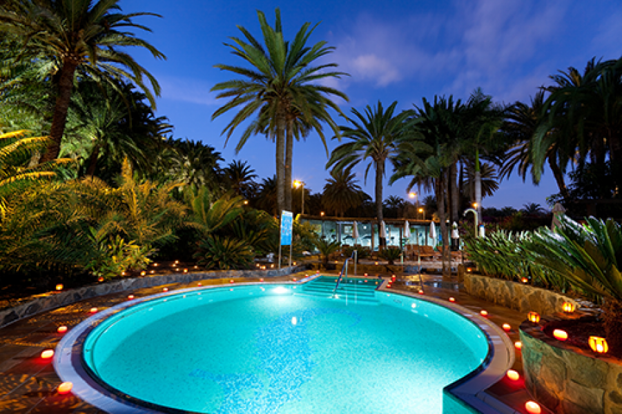 PB 44 Thalasso Salt Water Pool By Night