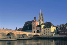 Steinerne Bruecke und Dom2 v2