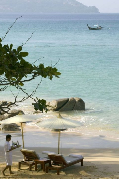 Amanpuri Beach Setting Service