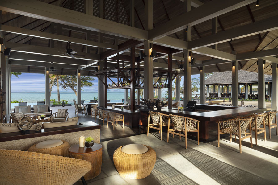 Infinity Bar © Anantara Hotels, Resorts & Spas