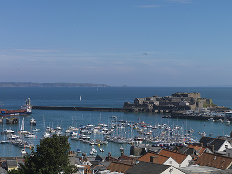 6 St2. Peter Port Hauptstadt