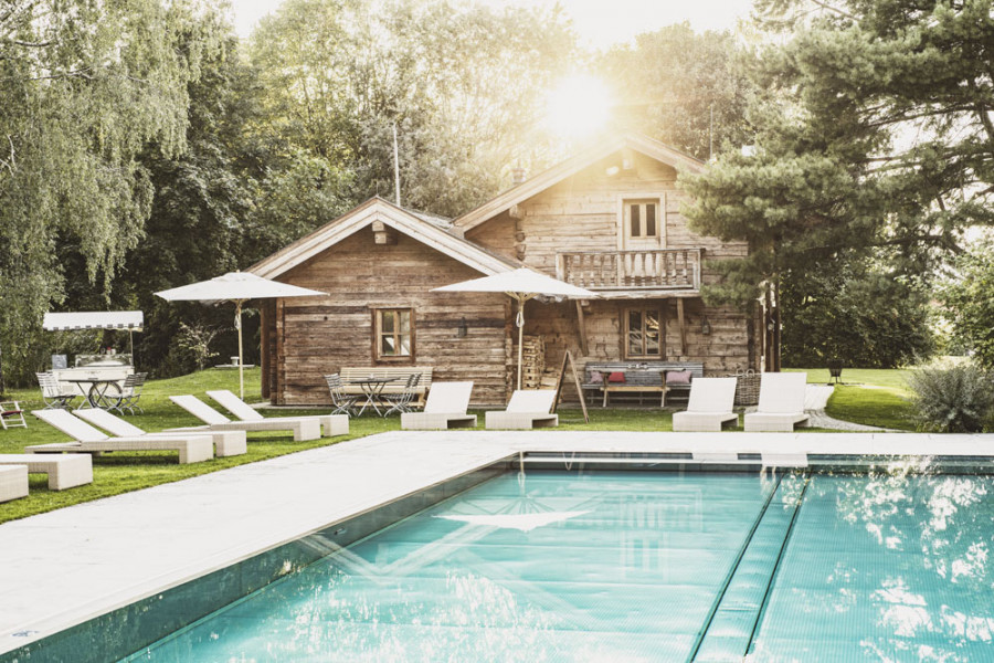 AT 20 AH Hotel Aussenpool 19 bearbeitet 3c