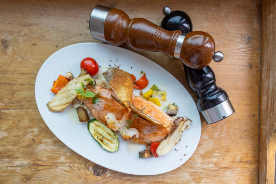 Hettegger 06 24©Zaiser Wachsmann Verlag 24 (Mittel)