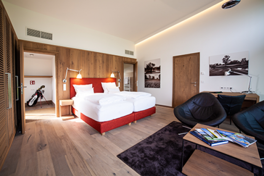 Copyright Diamond Country Club 14