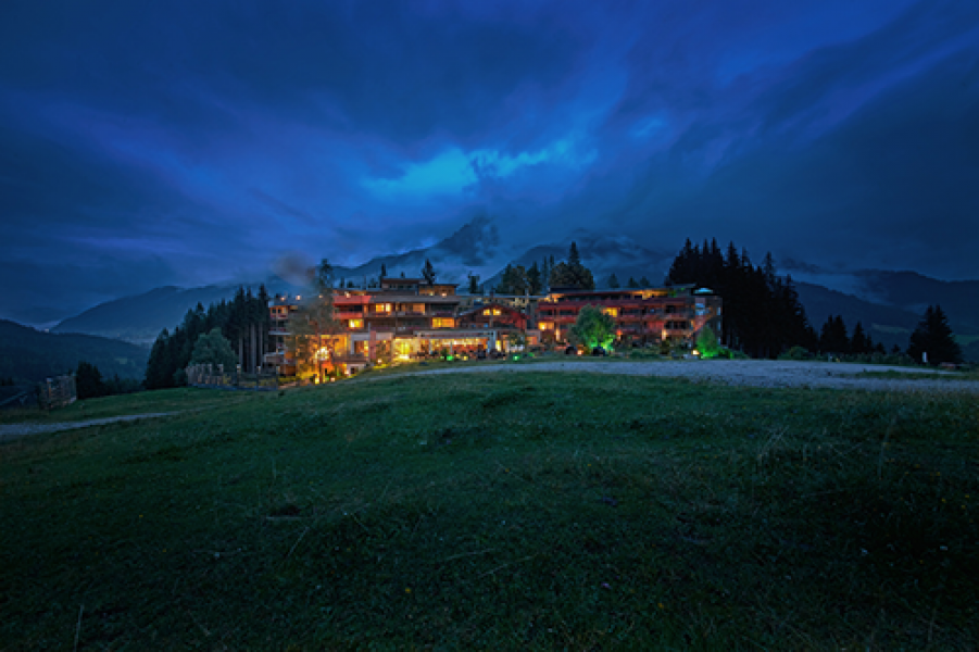 Holzhotel ForsthofalmAussenansicht1