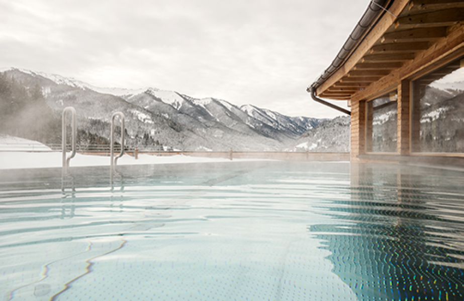 Holzhotel ForsthofalmSky Spa