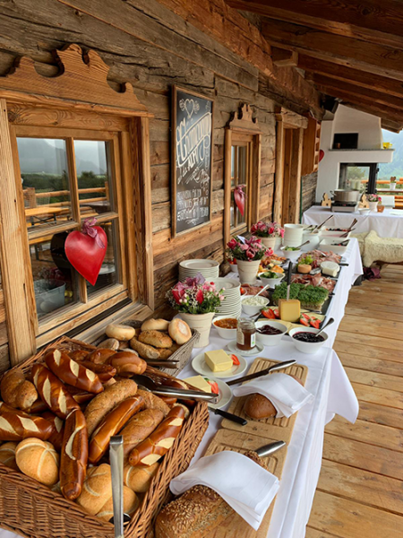 BB on tour 2 Halfway Schmankerl Buffet