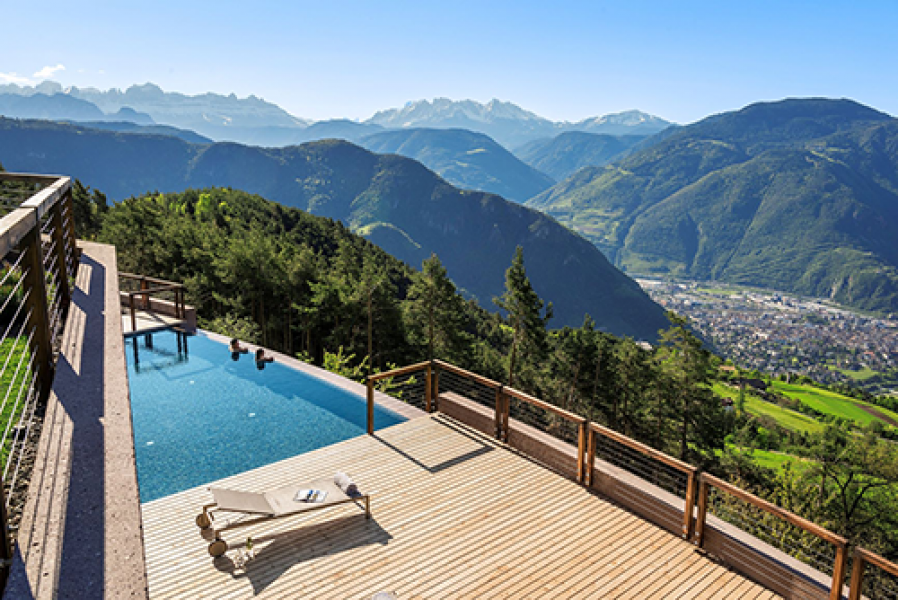 Blick uber Bozen Hotel Belvedere Gunter Standl