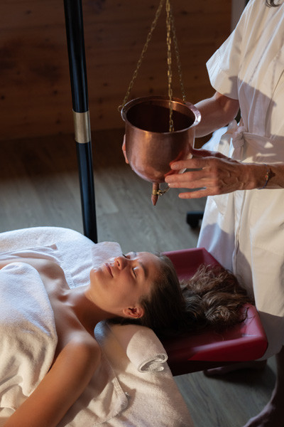 Abhyanga.Shirodara 3