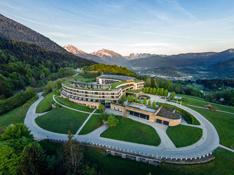 Kempinski Hotel Berchtesgaden Aussenansicht Daemmerung2