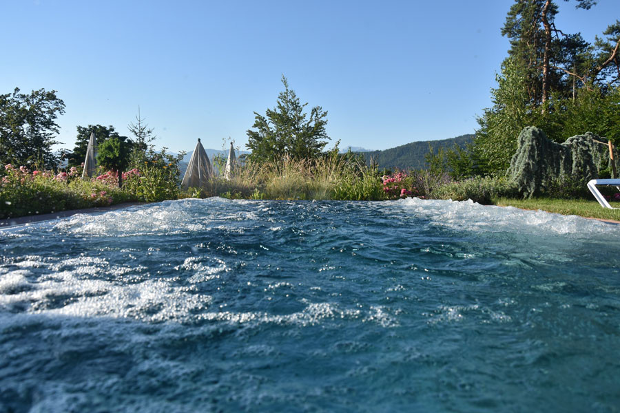 Sommer Pool Morgensonne c Pavel Laurencik DSC 5394