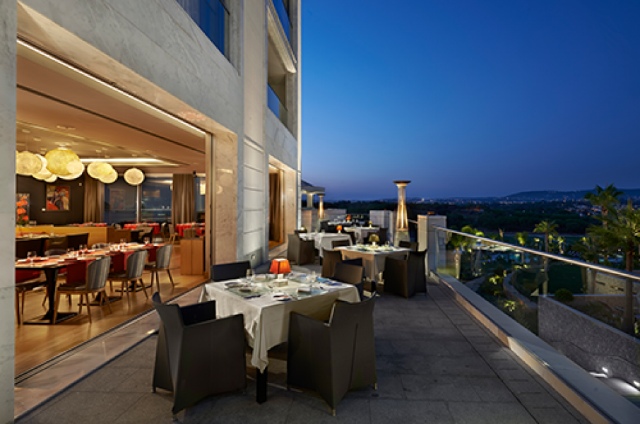 Gusto Terrace at night2