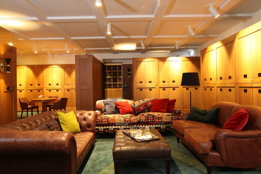 427 Men Locker Room in the Kings House Royal Bled