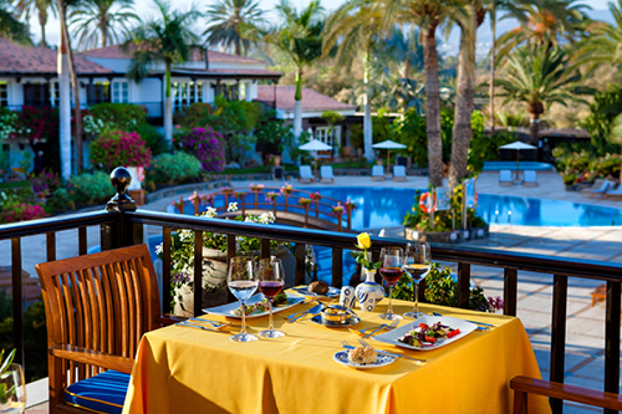 HR 69 Restaurant Terrace