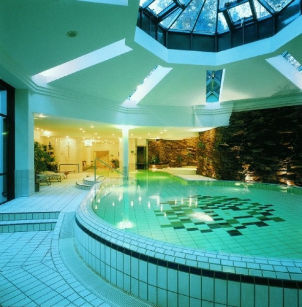 25 Felsenbad mit Kuppel