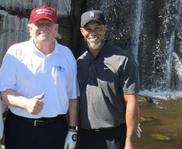 Trump und Tiger Woods 2017 01 02 um 16.47.29